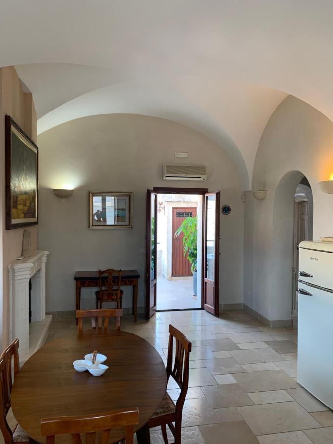Palazzo Dei Gesuiti Appartamento Con Terrazza Privata Monopoli Exterior photo